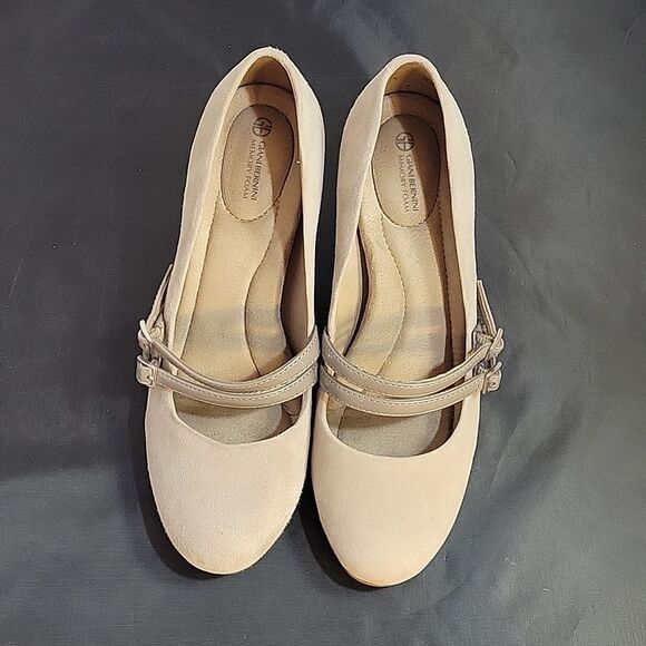 GIANI BERNINI MEMORY FOAM SUEDE ROUND TOE MARY JANE PUMP SHOES - Picture 2 of 16